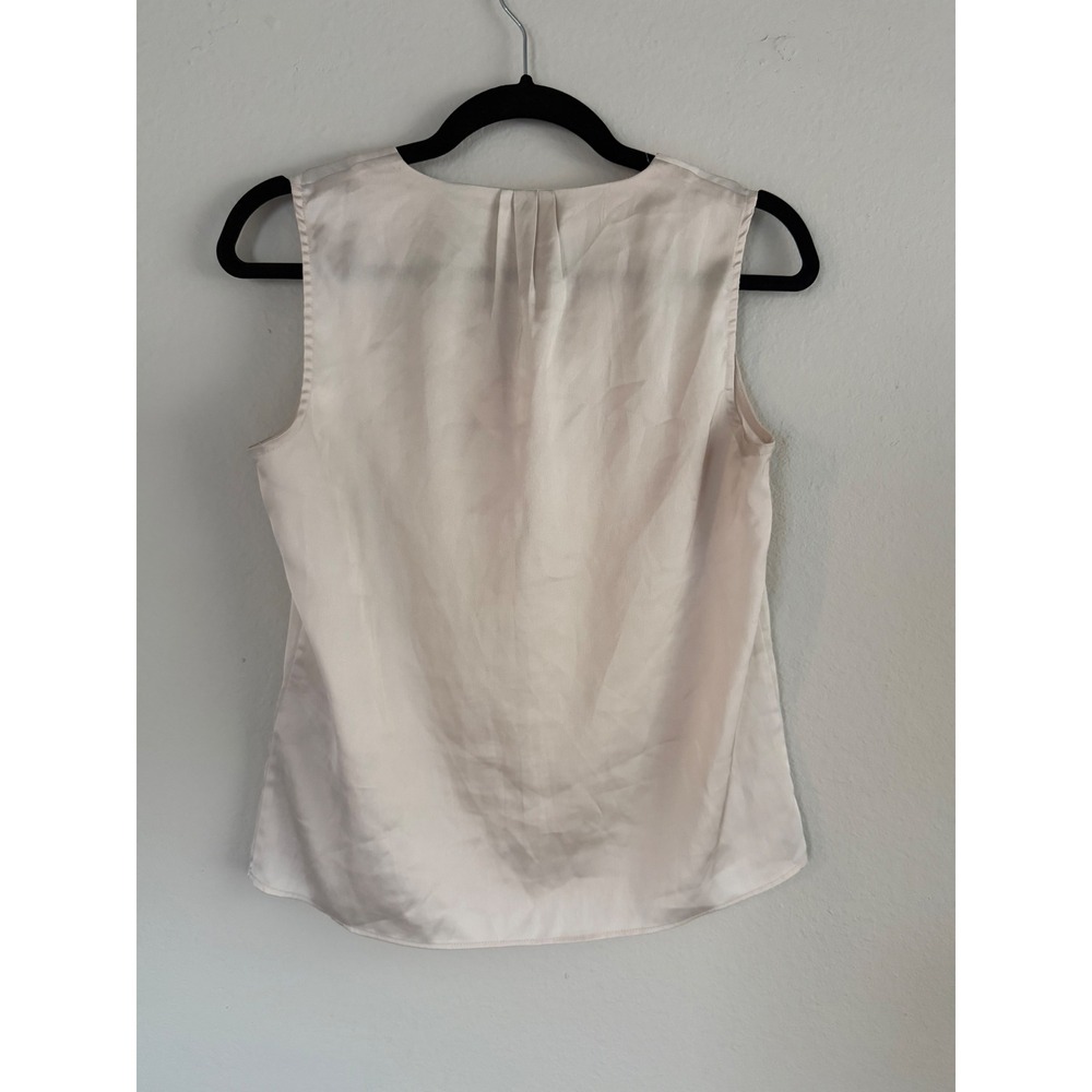Banana Republic Womens XS Petite Champagne Satin Pleated V-Neck Blouse Tank Top - Picture 3 of 4